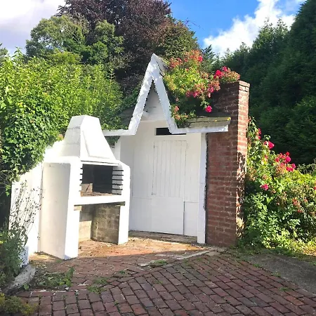 Le Manoir De La Belle Epoque Bed & Breakfast