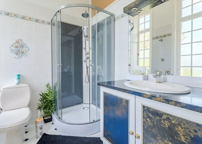 Le Manoir De La Belle Epoque Bed & Breakfast